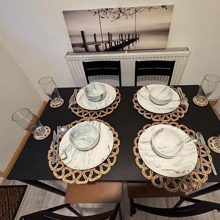 Apartamento Contractor Haven- 3Bdr Crew House, Free Parking, Fast Wifi & Private Garden Nottingham Exterior foto