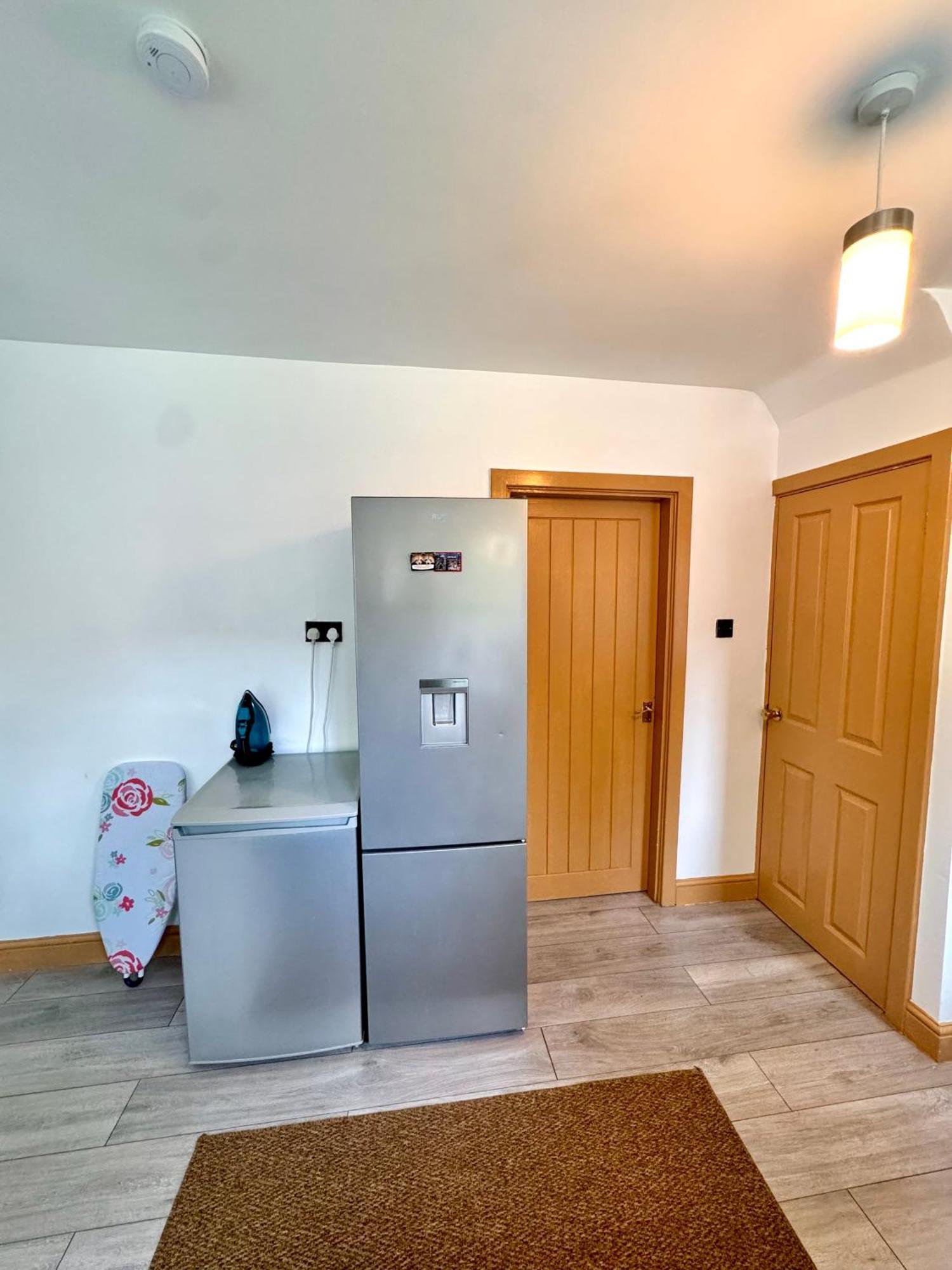 Apartamento Contractor Haven- 3Bdr Crew House, Free Parking, Fast Wifi & Private Garden Nottingham Exterior foto