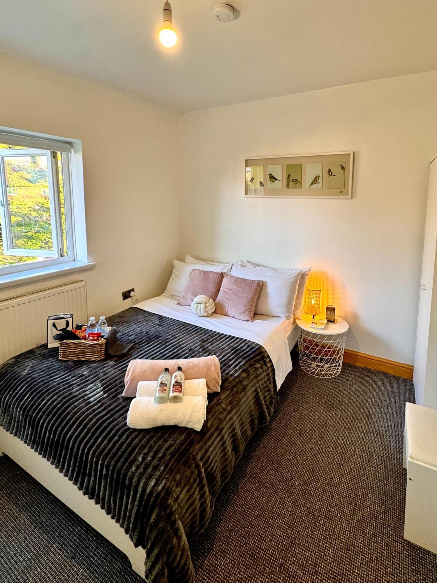 Apartamento Contractor Haven- 3Bdr Crew House, Free Parking, Fast Wifi & Private Garden Nottingham Exterior foto