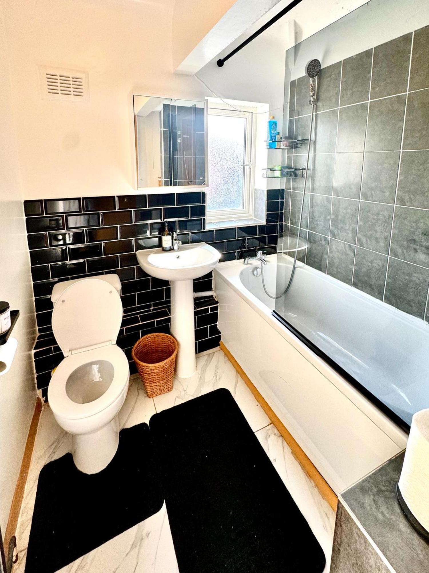Apartamento Contractor Haven- 3Bdr Crew House, Free Parking, Fast Wifi & Private Garden Nottingham Exterior foto