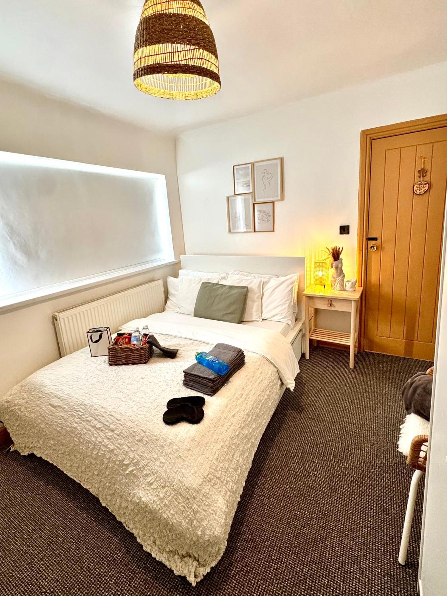 Apartamento Contractor Haven- 3Bdr Crew House, Free Parking, Fast Wifi & Private Garden Nottingham Exterior foto